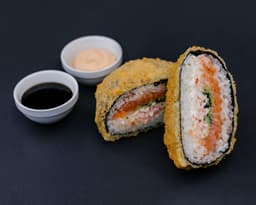 Sushi burger z łososiem i krabem