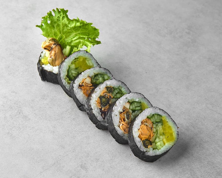 Product gallery roll-futomaki-mussels